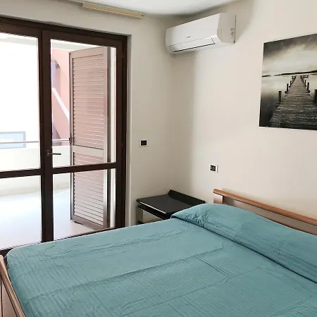 Dora Apartment *